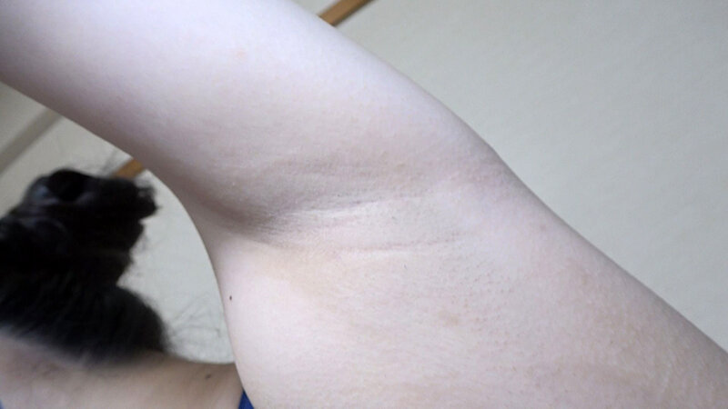 みひな 濡れてテカってピッタリ密着 神スク水 可愛い女子のスクール水着姿をじっとりと堪能！着替え撮影から始まり貧乳から巨乳にパイパン、ハミ毛、ジョリワキ等のフェチ接写やローションソーププレイやスク水ぶっかけ等を完全着衣で楽しむAV サンプル 1