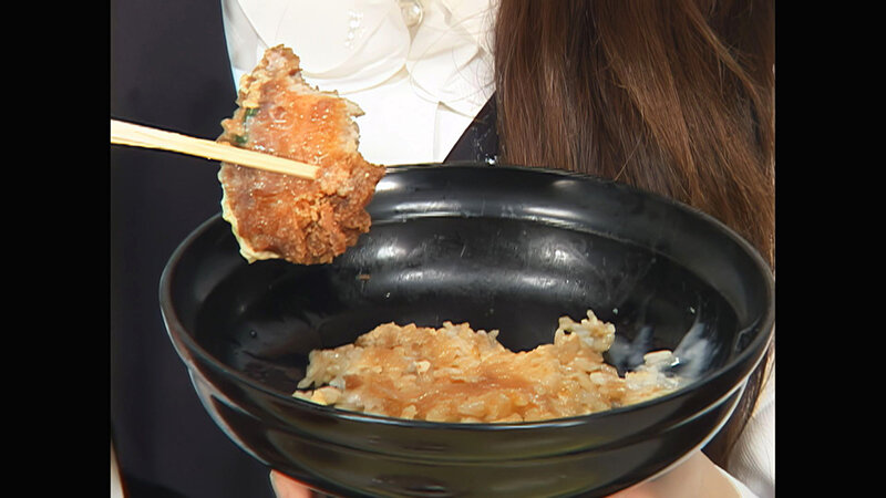 【 AI リマスター版 】お食事中に顔射して食ザー