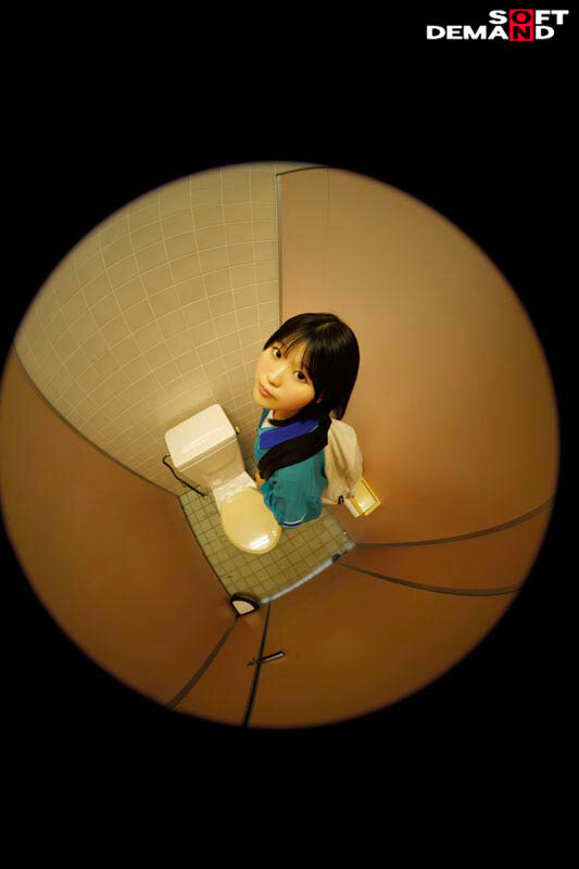 SNSで出会ったクズ男にハマった結果、公衆トイレでさくっとヌくための肉おナホ要員にされた18歳の記録映像。最終的に都合のいいように扱われ続けて涙目になるまでマワしつくされる。 寺川ねね サンプル 2
