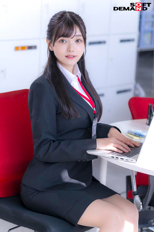 【特典版】宣伝部 松永あかり 初AV出演 サンプル 2