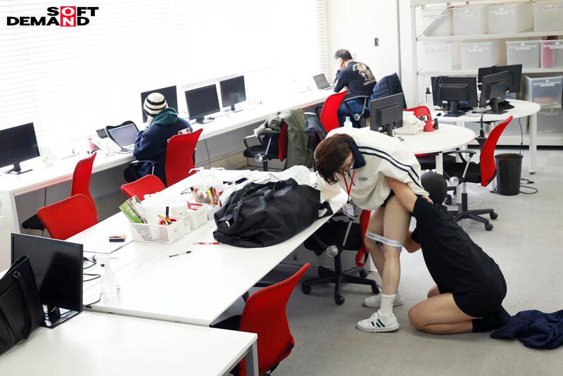 SOD女子社員 meets 「常に性交」AD業務×セックス Wワーク 社内でず～～～っとチ〇ポ突かれっぱなし！AD 新田好実