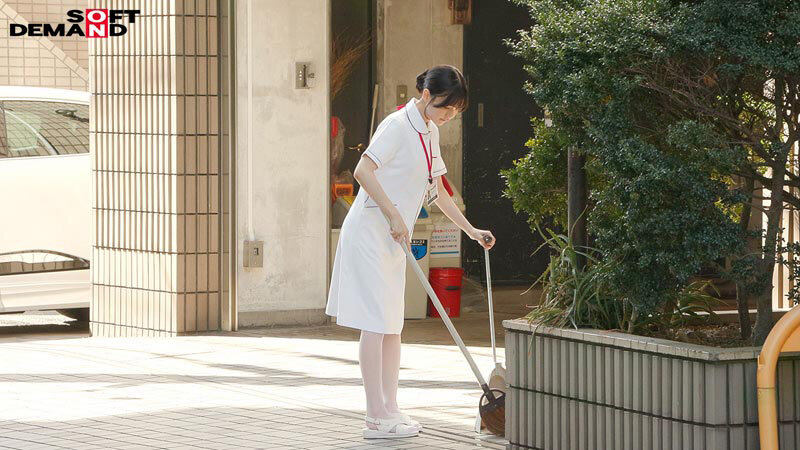 【業務命令】ご奉仕を学べ！5コスプレ接待（ヌキあり）学生 バニーガール ナース 陸上部 サキュバス 宣伝部 松永あかり サンプル 4