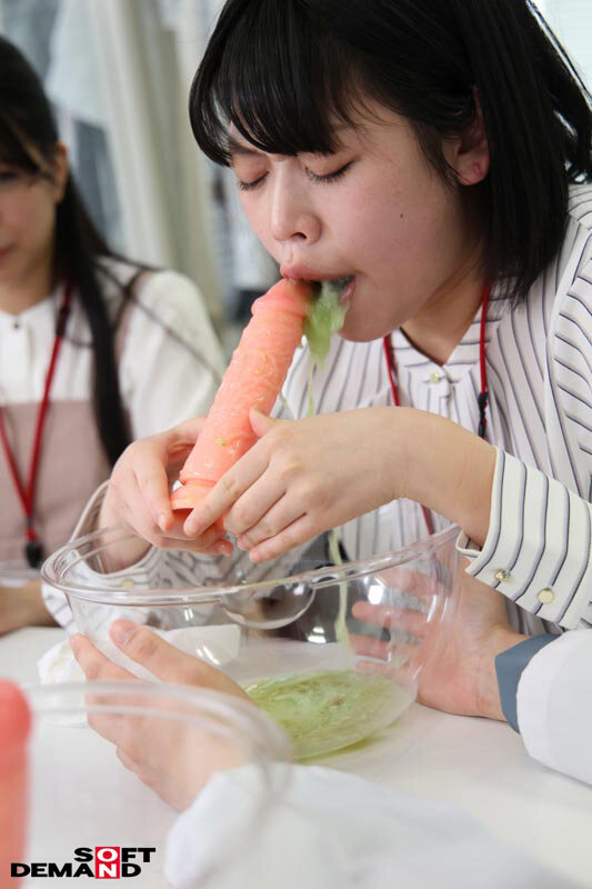 「イラマ汁はなぜ湧き出るのか？」SOD女子社員5名 イラマチオ刺激によるヌルネバどろり絶頂のど潮研究 SOD性科学ラボREPORT20