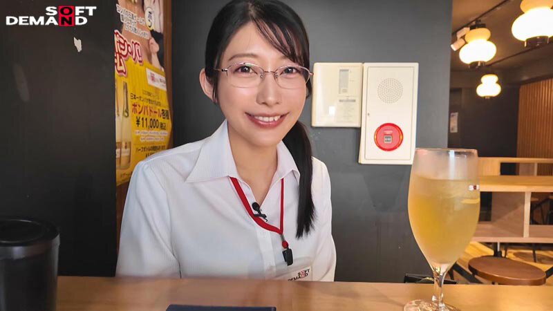 平日の昼間から恐縮ですが、乾杯からの挿入に至りました。in 新宿のラブホ 秘書 守屋よしの サンプル 2
