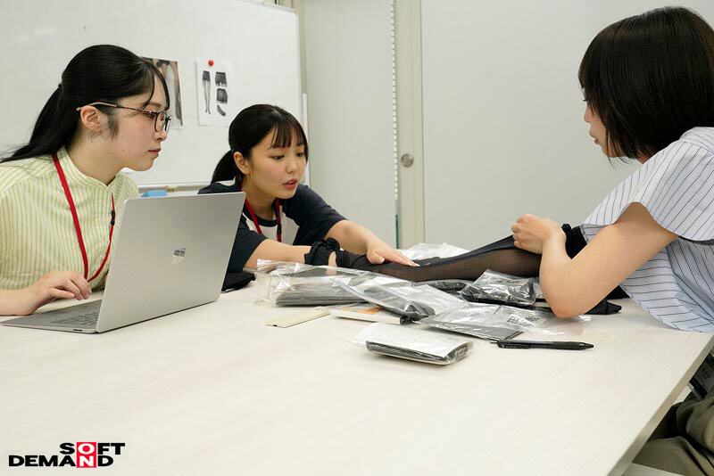 男子社員は黒パンスト尻オナホを試して改善点を提出して下さい SOD女子社員新商品開発記録 サンプル 3