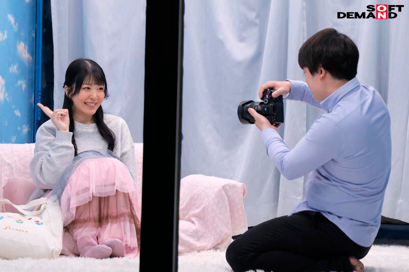 逆転マジックミラー号パート11 お洒落女子に「写真を撮らせてもらえませんか？」と声をかけ承認欲求を満たしたい素人娘をマジックミラー号に連れ込んでマジックミラーを逆転させてデッサン会場で生SEXを大公開するハメに！ サンプル 8