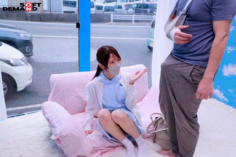 マジックミラー号 おかげさまでシリーズ第5弾 看護師限定 「絶倫ち○ぽ診察してくれませんか？」勃起が収まらなくて困っている男性をあの手この手で優しく導く白衣の天使たち5名収録 サンプル 12