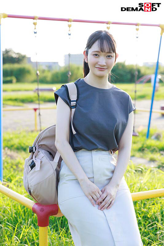 こどもに1人1台ずつゲーム機を買うのって甘やかし過ぎですか？ 桃井ゆづき 34歳 素人人妻がAV初出演 サンプル 3