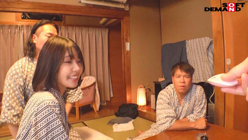 結婚4年目 旦那では受け止めきれない性への欲求を胸に 本物人妻 梅田みなみ 29歳 最終章 地方温泉旅館で露出・放尿 限界マゾイカセ不倫 サンプル 7