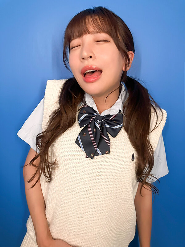 ここで撮影した写真を貼れば絶対合格するというピストンバイブ証明写真ボックス 大学受験前の女子学生がどんなに突かれても笑顔をキープ 受験生Oさん サンプル 1