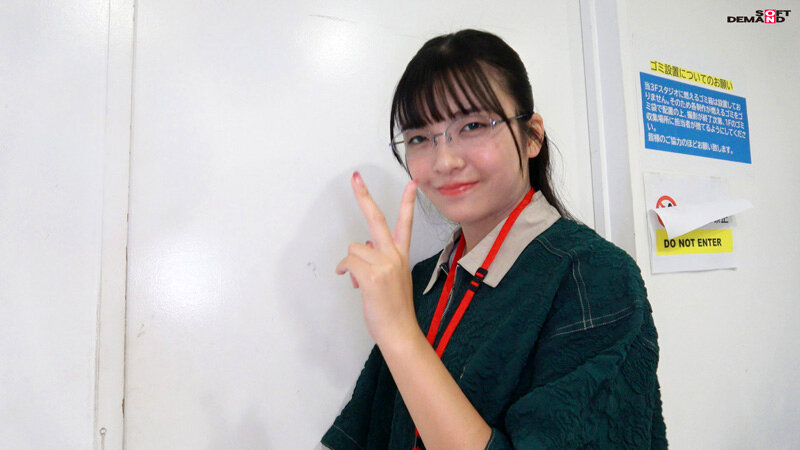 入社したての時は清楚ぶってたのに実はヤリマン！？ハダカになるより恥ずかしい！脱ぎキャンBOX野球拳 制作部 新卒1年目 吉井彩葉 サンプル 2