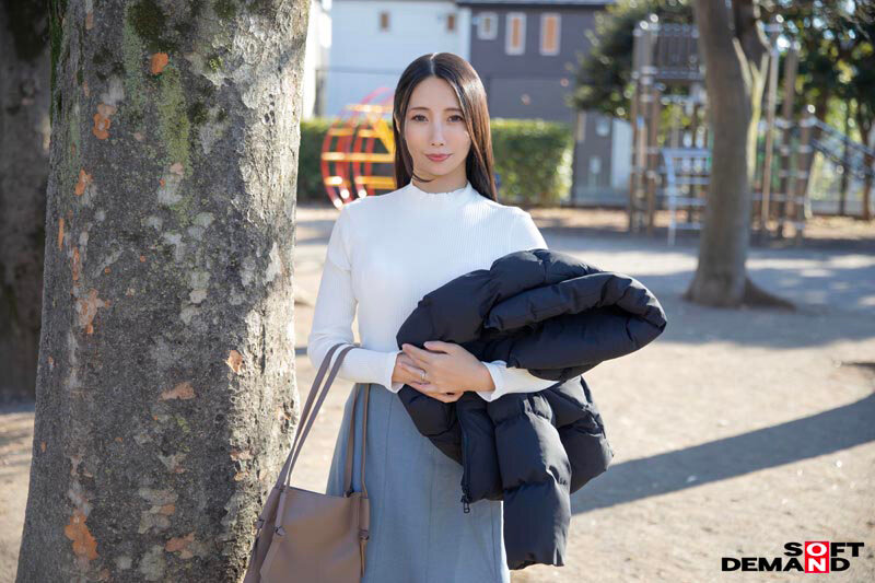 【本物人妻総集編】本物人妻15名が初めてのAV体験で見せたカメラの前での初セックス＆緊張と溢れる興奮を抑えきれない初中出し合計17SEX収録2枚組 10時間