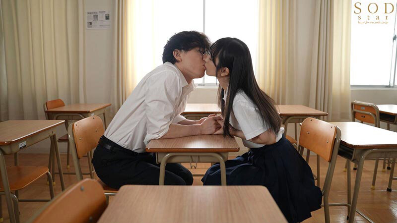 校内で露出誘惑して身も心も弄んでくるイタズラな美少女は幼馴染で誰もが知る有名芸能人。経験乏しい僕らは発情するがまま中出ししまくって所構わずヤりまくった絶倫アオハルSEX。 小湊よつ葉 サンプル 6