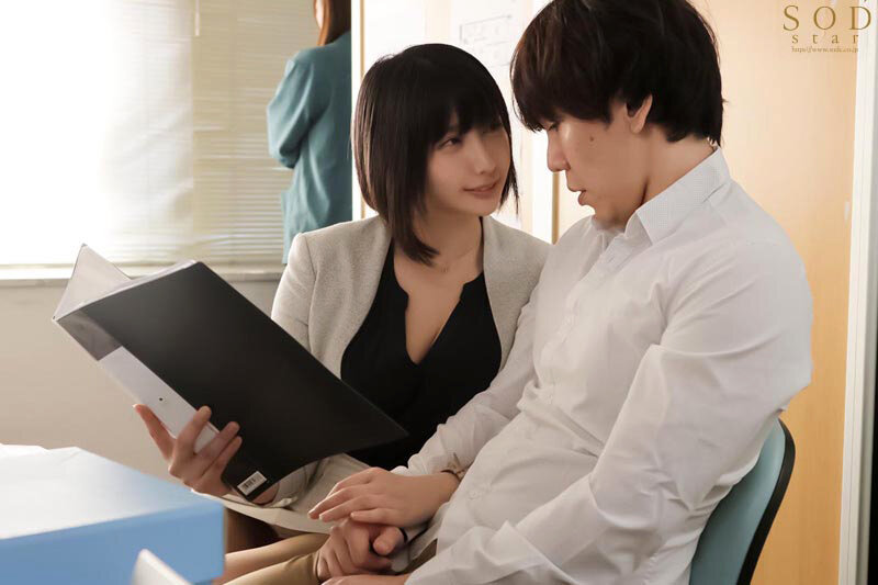 同棲するため物件を内見にきたカップルの彼氏を寝取って生ハメ中出しさせる淫乱巨乳な不動産レディ 夏目響 サンプル 2