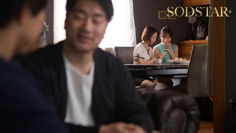 スワッピング趣味の変態夫婦にNTR性癖を植えつけられる！純粋ウブな庶民妻を金持ち夫妻に貸出したことでインモラルな快楽に沼ってしまう 小湊よつ葉 サンプル 3