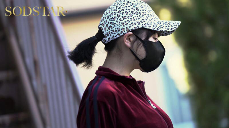 北関東 マンスジがクッキリ浮き出たベロアジャージのマイルドヤンキー奥さんを旦那の入院中に拘束飼育 夏目響 サンプル 4