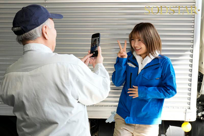 配送中NTR 既婚ベテランドライバーの配送に付いて回るうち車中でおそわれてしまった新婚人妻 星乃莉子 サンプル 4