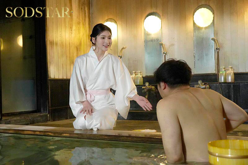 温泉旅行中の単独客やカップル 夫婦の男性を誘惑 館内で寝取りセックスをくり返す淫乱美人な若女将 本庄鈴 サンプル 10
