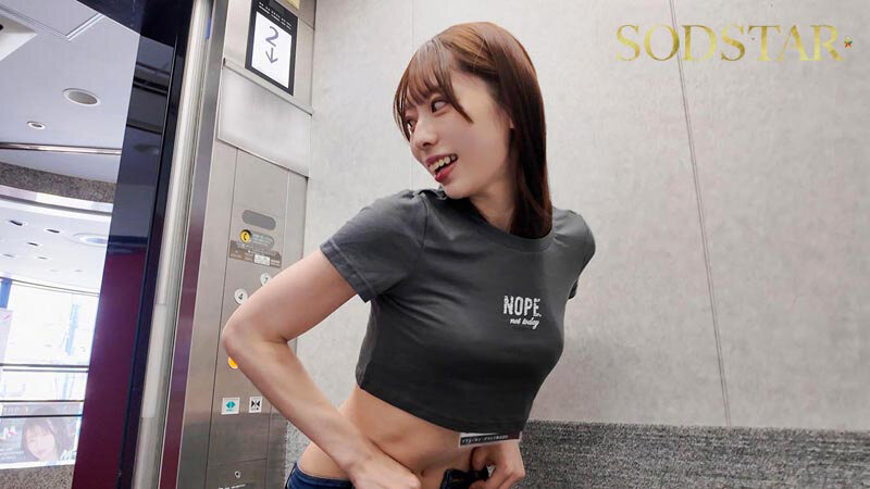同期のSODSTAR新人天神羽衣と一宮るいが1日SOD女子社員 AV撮影の準備や企画会議など業務体験中にデカチンを即ハメされまくり！人生最大の羞恥に赤面しっぱなし！ サンプル 4