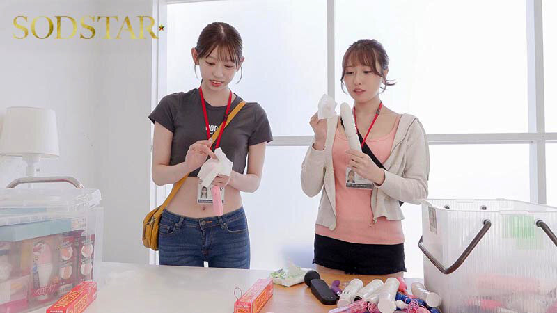 同期のSODSTAR新人天神羽衣と一宮るいが1日SOD女子社員 AV撮影の準備や企画会議など業務体験中にデカチンを即ハメされまくり！人生最大の羞恥に赤面しっぱなし！ サンプル 6