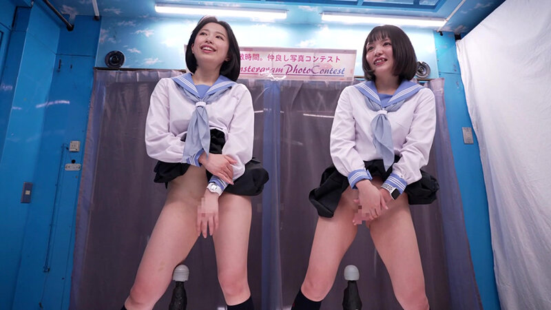 親友同士で潮吹き対決！ 電マ2輪車☆友マン押付けバトル！ ピンポイントクリ責めに耐えきれず潮！潮！大量噴出！ 即ハメされて友達の前で羞恥中出しSEX！ビクビク大絶頂！撮って出し！マジックミラー号～みく＆なつき編～ サンプル 1