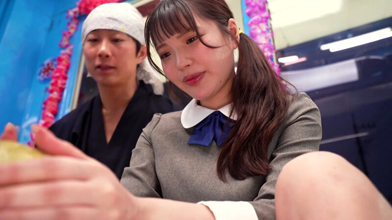 女〇〇生が挑戦するパイズリ陶芸チャレンジ！敏感すぎる乳首の先っちょを粘土とオイルで刺激され未熟な体がアツーくなってしまった思春期お嬢様は初めての中イキ＆中出ししちゃうなんて！撮って出し！マジックミラー号～るあ編～ サンプル 1