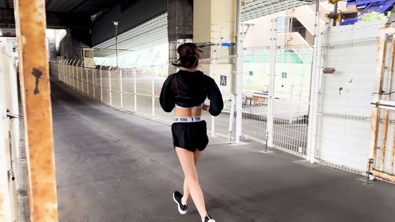 【イイ女が過ぎる！！ランニング女子と即ホテイン！！】【締まっているのに乳デカ美脚お姉さん！！】【鍛えた肢体でスタミナSEXで連続搾精3中出し！！】極エロ美麗な巨乳お姉さんとスポーティど淫乱SEX！！ 都月るいさ サンプル 1