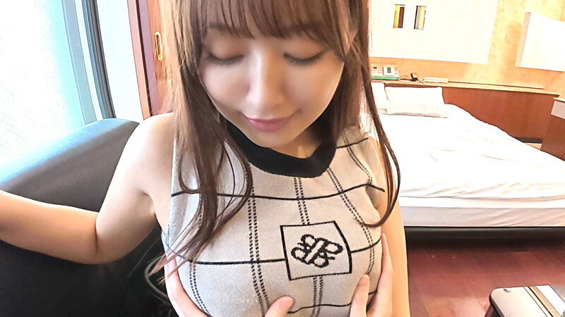 超主観映像【ドエロイギャル美女とうらやまドエッチSEXしちゃいましたwwもちNN！！】【美乳で美尻でビジュつよ性欲のセックスディーバに肉薄ゴム無し性交】【美乳揺らして美尻を震わせ連続アクメで2発射】 葉月まゆ サンプル 1