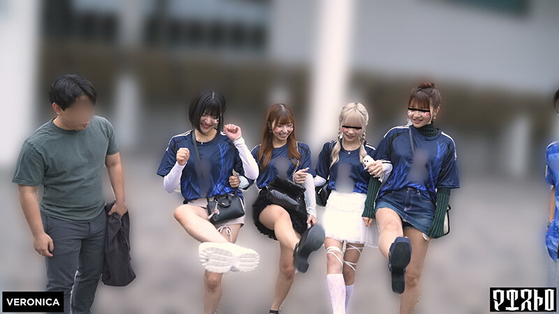 ゴールイン！美少女サポーター達とスタジアム外で秘密のオフサイド！【みゆ/ゆみ/れい/りん】Ver.みゆ＆ゆみ サンプル 2