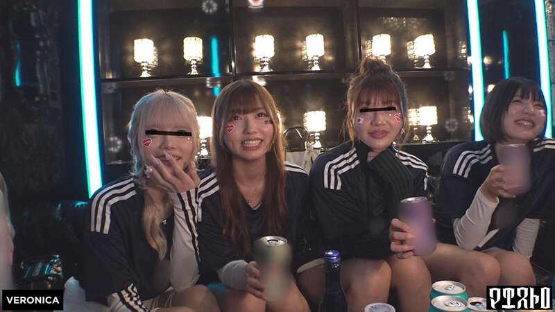 ゴールイン！美少女サポーター達とスタジアム外で秘密のオフサイド！【みゆ/ゆみ/れい/りん】Ver.みゆ＆ゆみ サンプル 4