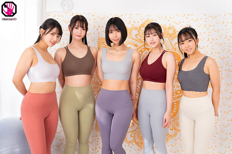 ヨガ体験教室の生徒で男は僕だけ…エロ目的での参加だと誤解されてはいけないと思えば思う程、美人インストラクターの突き出した美尻を見てチ●ポが反応してしまう…。下腹部の膨らみを見つかった僕は、体験コースには含まれていない集団エロレッスンに身を委ねてみる…（2） サンプル 1