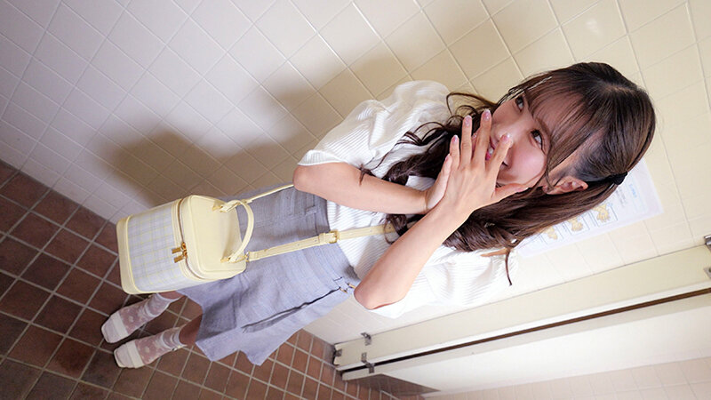 えっ！！こんな場所で！？ どこででも見せつけられるセンズリに興奮しちゃった素人娘 サンプル 5