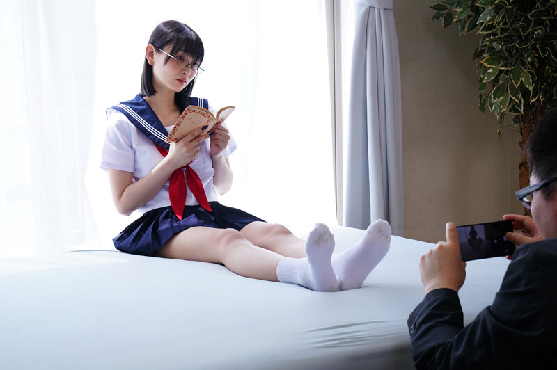 美女の足裏をふやけるまで舐めたい！ 静河 サンプル 1