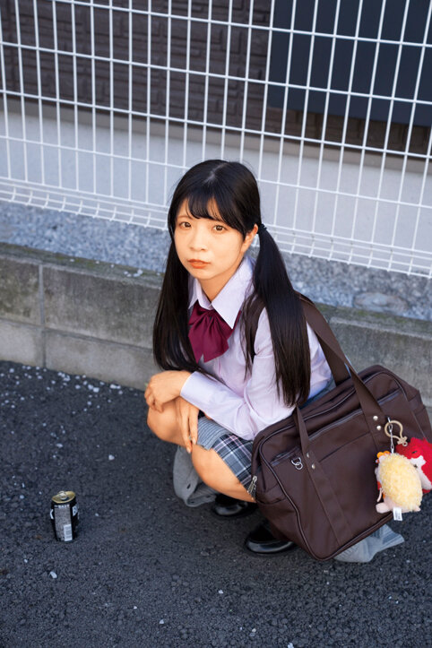 制服ロ○ータを強●的にレ〆プ 卑劣おじさんの種付け記録 汚い・臭い・巨漢おじさんに追い詰められる3名 サンプル 6