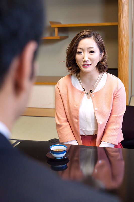 もうすぐ四十路 結婚適齢期を逃した美熟女たちが「一緒になってくれるなら…」と縁談中にカラダを許す妊活×中出しふしだら痴態VOL.2 サンプル 9