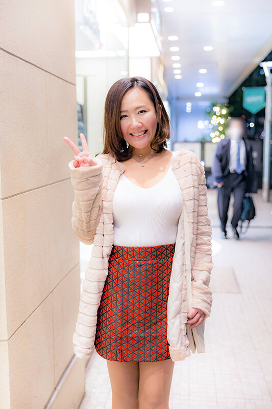 奇跡のカラダ頂きます！！美魔女ナンパ！！すべすべお肌の美ボディに感度抜群ねっとりオマ〇コ！ 素敵すぎる熟女と生エッチ！！15名 サンプル 6