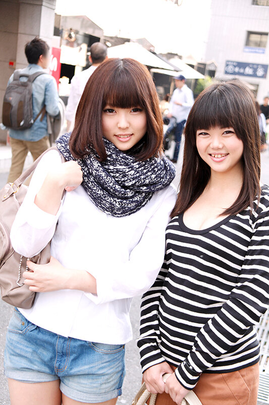 街で見つけたべっぴん姉妹をナンパ姦！！ お互いのHなヒミツを暴露し合って後に引けない美人姉妹に生挿入！！ 10組20人4時間 サンプル 6