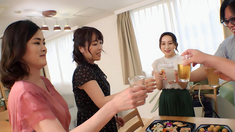 取り合い！喰い合い！熟女合コンBEST 飲んで！騒いで！ヤリまくる！これが大人の飲み会だ！！4組12名 サンプル 4