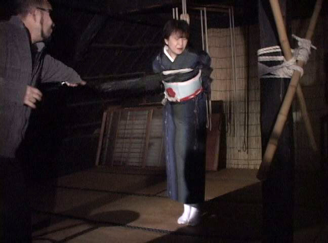 熟女M奴 過激な責めにすすり泣く サンプル 1