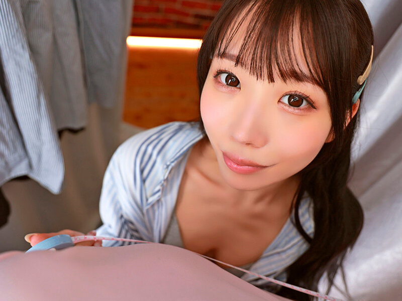 【VR】イ●スタの着替え動画で客を釣る美女店員の密着スポブラ接客にたまらず勃起チ○ポ見せたら向こうも発情こっそりフェラチオ試着室アヘ声押し殺しサイレント中出し 尾崎えりか サンプル 7