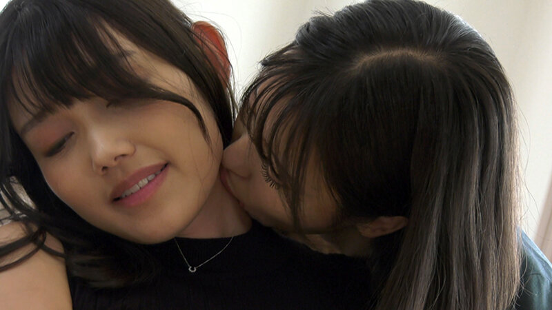 人妻百合族 ～再会レズセックス、懐かしさの手前でこみ上げる愛欲～ サンプル 5