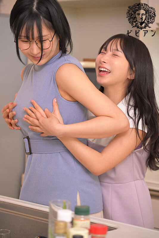 恋愛経験ゼロ。男性が苦手な地味姉にSEXを教える陽キャ妹 初体験の姉妹レズ。 由衣陽菜 由良かな サンプル 2