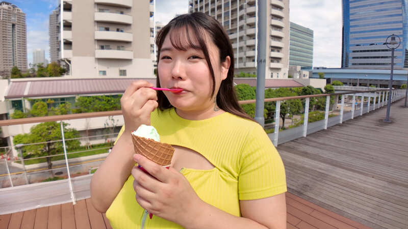 ノーブラ爆乳ムチムチおっぱいデート3 華澄結愛 サンプル 3