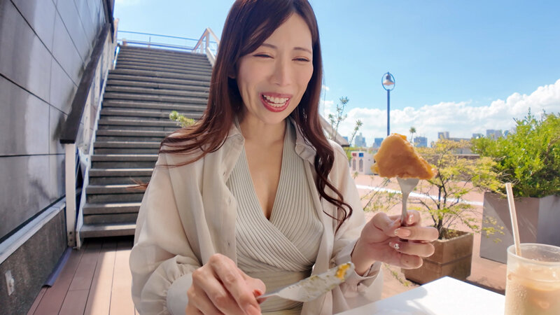 ノーブラで乳首もろバレ！バツイチ熟女と羞恥プレイデート 池田あやみ サンプル 3