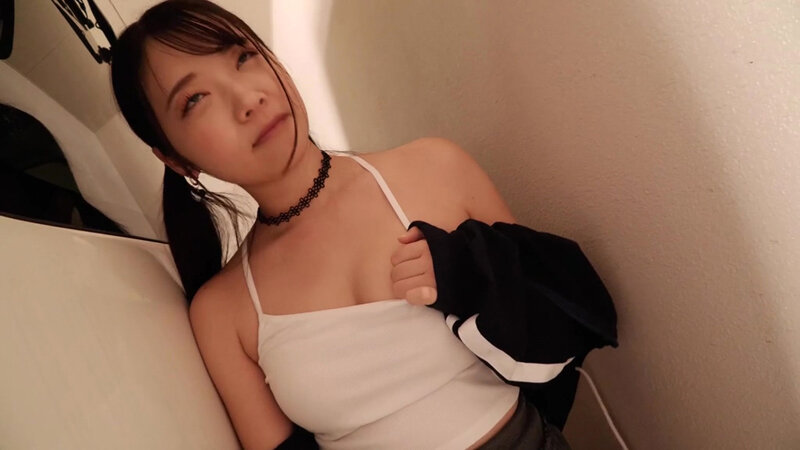 【4K】ヤリマンエマの本気食い！！ 我慢できずに素人逆ナンSEX 二葉エマ サンプル 3