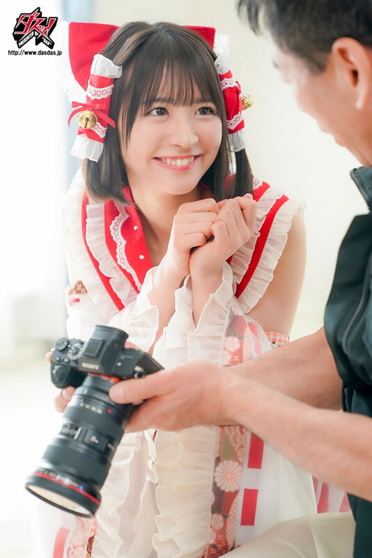 痛カメコに小悪魔誘惑でガチ恋どぴゅ沼につき落とす痴女コスプレイヤー 秘密のコスパコ中出し撮影会 東條なつ サンプル 1
