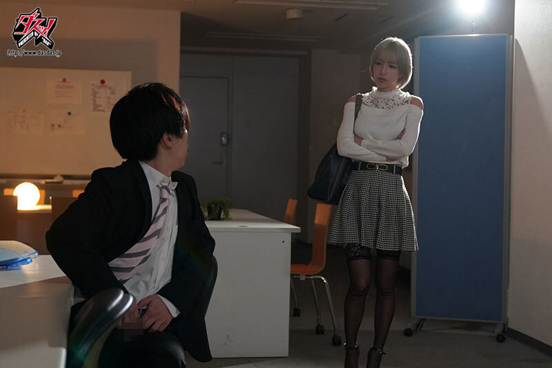 知人デリヘル。本番ナシのデリヘル呼んだら、高圧的な先輩がやってきた。 百永さりな サンプル 2