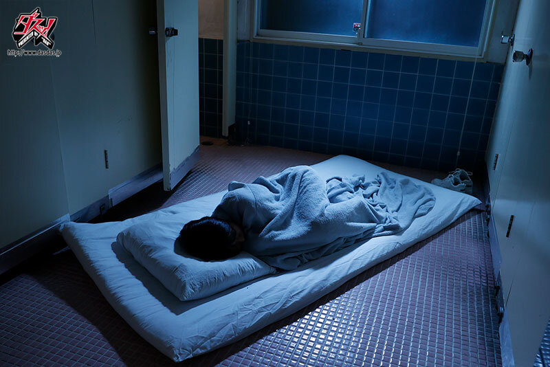 便女生活。臭い、汚い、拒めない。おれたち部員専用のザー汁ナマ処理マネージャー就任おめでとう！ 東條なつ サンプル 1