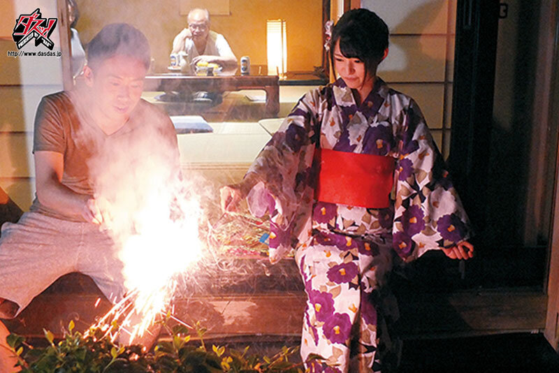 両親がいない数日間、妹や従妹に欲望剥き出しでハメまくった中出し記録。シリーズ4作品まるごと収録534分BEST サンプル 6
