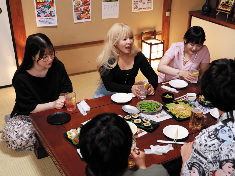 合コン数合わせ要員の陰キャ女子に居酒屋トイレで路上でめっちゃキスされ軽率にお持ち帰りしたら…一発ヤっても帰ってくれず勝手に同棲開始 デカパイズリと乳揺らしピストンで連日ザーメン抜き盗られ生活 丸最レア サンプル 11